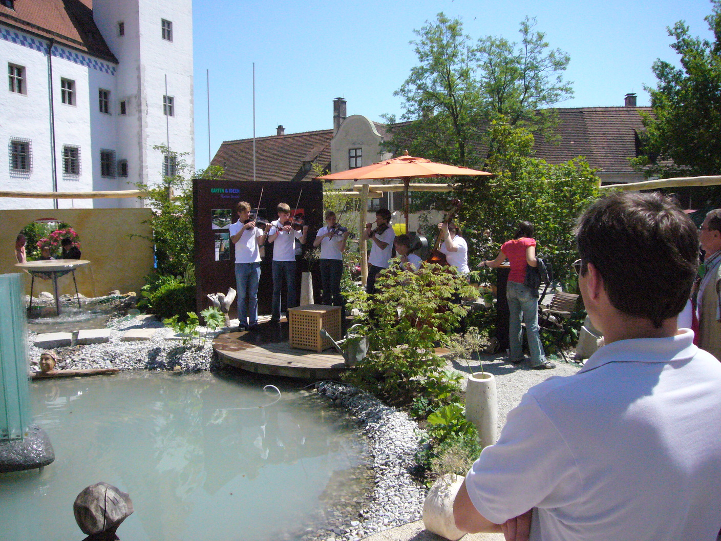 Mehr über den Artikel erfahren Gartenausstellung im neuen Schloß Ingolstadt, Juni 2007